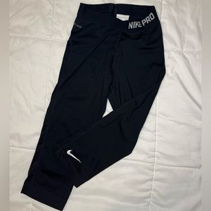 Nike Pro Dry-Fit Capri Cropped Leggings